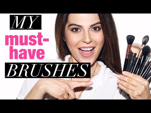 9 Must Have Makeup Brushes
