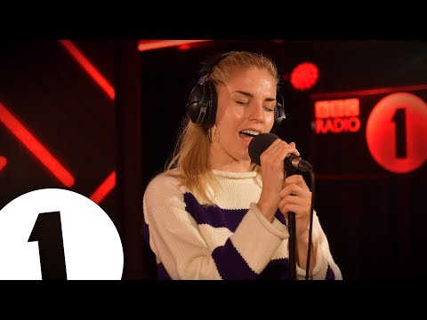 London Grammar - Non Believer in the Live Lounge - UC-FQUIVQ-bZiefzBiQAa8Fw