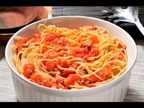 Espagueti con salsa de atún - Spaghetti with Tuna Sauce - UCvg_5WAbGznrT5qMZjaXFGA