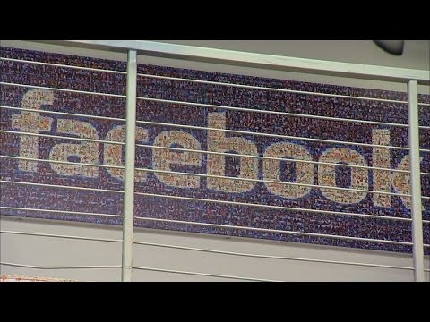 CNET News - Facebook to change real-name policy after drag queens protest - UCOmcA3f_RrH6b9NmcNa4tdg