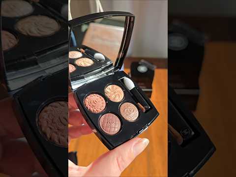 CHANEL UNBOXING! NEW BOUTONS EYESHADOW QUAD 219 Boutons Couture #beautyunboxing #chanel #swatches
