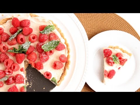 Golden Oreo No-Bake Fruit Tart Recipe - Laura Vitale - Laura in the Kitchen Episode 913 - UCNbngWUqL2eqRw12yAwcICg