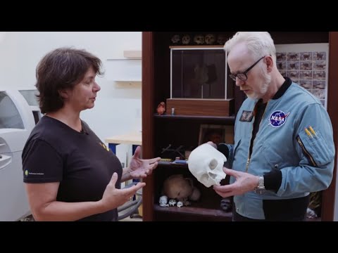 Adam Savage Explores the 3D Printing and Modelmaking Shop at Smithsonian Exhibits! - UCiDJtJKMICpb9B1qf7qjEOA