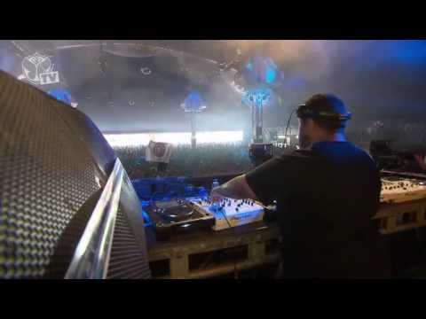 Tomorrowland 2013 - Carnage - UCsN8M73DMWa8SPp5o_0IAQQ