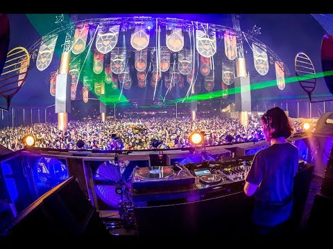 Tomorrowland Belgium 2017 | Nina Kraviz - UCsN8M73DMWa8SPp5o_0IAQQ