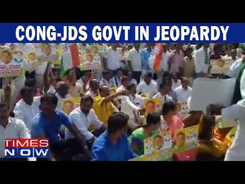 Congress - JDS government in jeopardy, Ramalinga Reddy's supporters on rampage