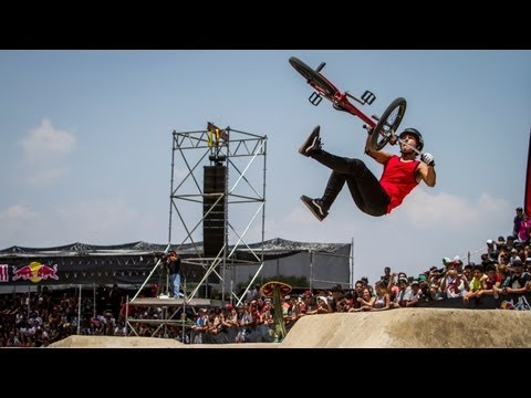 BMX Dirt Jumping in Mexico - Red Bull Dirt Conquers 2013 - UCblfuW_4rakIf2h6aqANefA