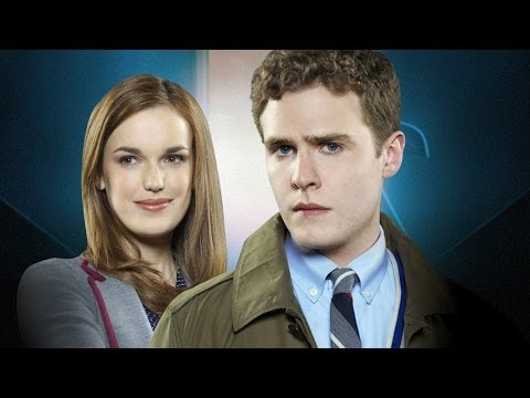 Agents of SHIELD: Iain De Caestecker & Elizabeth Henstridge Interview - New York Comic Con 2013 - UCKy1dAqELo0zrOtPkf0eTMw