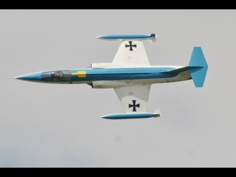 LARGE SCALE LOCKHEED F104 STARFIGHTER AT BMFA RAF BARKSTON HEATH RC MODEL AIRCRAFT SHOW - 2013 - UCMQ5IpqQ9PoRKKJI2HkUxEw