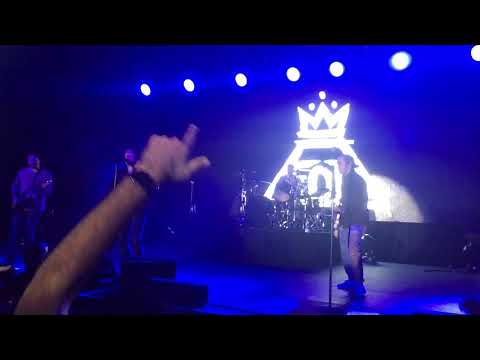 Fall Out Boy - Dear Future Self (Hands Up) Live Indianapolis 2019