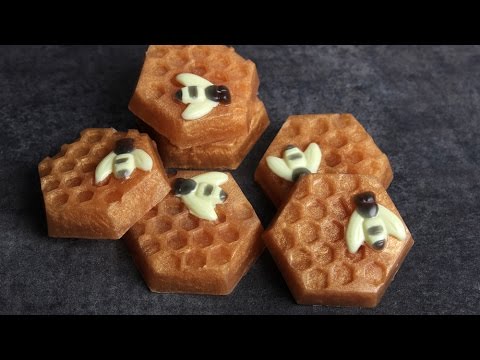 How to Make Honey Bee Melt & Pour Soap - UCStN08hkQ1321WVdFqWD2-w