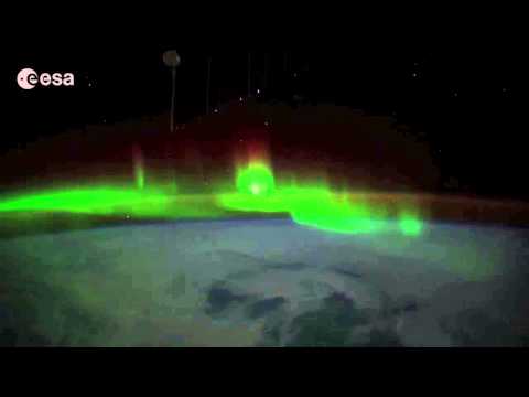 Space Station Flies Through Aurora | Time-Lapse Video - UCVTomc35agH1SM6kCKzwW_g