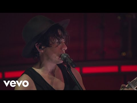 Indochine - Le fond de l'air est rouge (Black City Tour 3 au Palais 12 de Bruxelles 2014) - UCRviBuIq7NHYrQ4PlEfof7w