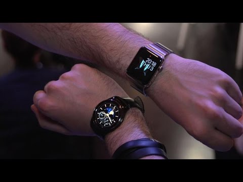 How does the Samsung Gear S2's navigation wheel compare to the Apple Watch's digital crown? - UCOmcA3f_RrH6b9NmcNa4tdg