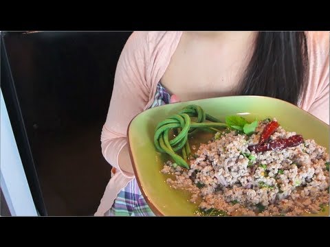 Larb/Laab Spicy Pork Salad Recipe  ลาบหมู - Hot Thai Kitchen! - UC27C_HWo-UmKkdWGsRJZ8EA