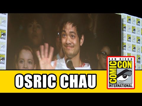 Osric Chau Crashes Supernatural Comic Con Panel! - UCS5C4dC1Vc3EzgeDO-Wu3Mg