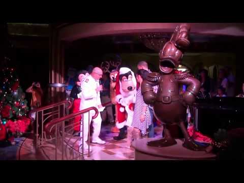 Mickey's Tree Lighting Magic on Disney Dream Merrytime Cruise w/ Mickey, Minnie, Pluto, Goofy - UCe-gHr2O_LP7t0YJYHZQZlg