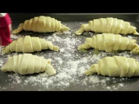 Croissant (Puff Pastry Croissant) Recipe - UCZXjjS1THo5eei9P_Y2iyKA