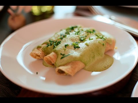 Enchiladas de flor de calabaza en salsa de poblano - UCvg_5WAbGznrT5qMZjaXFGA