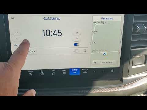 ¿Cómo ajustar la hora en la Ford F-150?