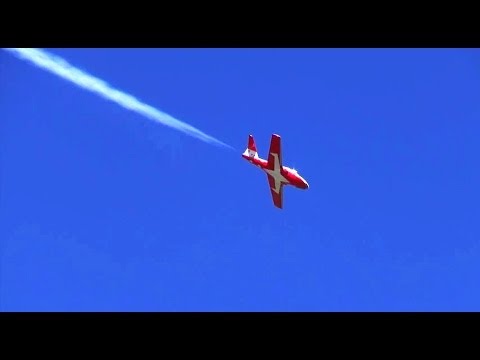 RC ADVENTURES - Smoke Show Jet Travels at 200+ mph - Onboard inside a Radio Control Jet - UCxcjVHL-2o3D6Q9esu05a1Q