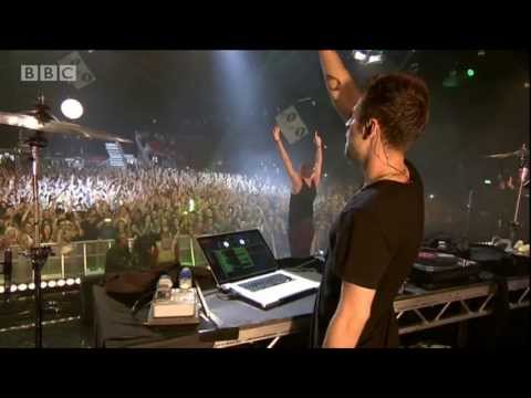 Macklemore & Ryan Lewis - Can't Hold Us at Radio 1's Big Weekend - UC-FQUIVQ-bZiefzBiQAa8Fw