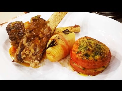 Costillas de asado con papas alemanas y tomates asados al horno por Roberto Petersen - UCb8W2JPNwMtV4xA0LFb3LUw