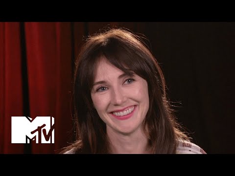 ‘Game of Thrones’ Star Carice van Houten Goes BTS of the Jon Snow Seduction | MTV News - UCxAICW_LdkfFYwTqTHHE0vg