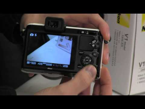 Videorecenze Nikon 1 V1 + 10-30 mm bílý + 16GB karta + originální brašna + poutko na ruku!