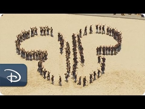 Mickey Hits the Beach | Aulani, A Disney Resort & Spa - UC1xwwLwm6WSMbUn_Tp597hQ