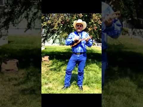 He's Got Everybody Here in His Hands! #ukulele