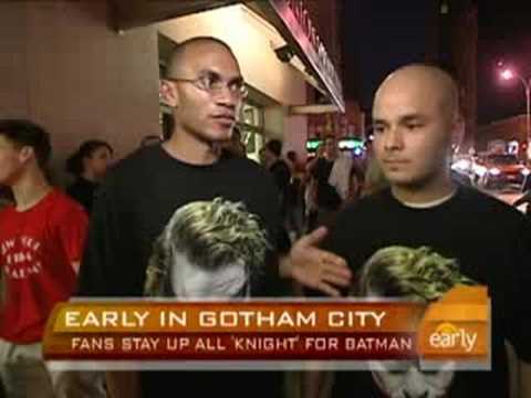 Fan Hysteria For 'Dark Knight' - UClzCn8DxRSCuMFv_WfzkcrQ