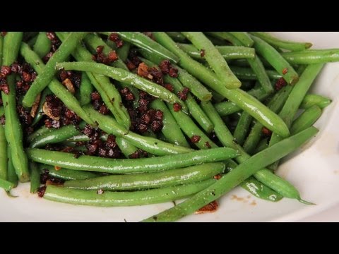 Pancetta and Balsamic Green Beans - Recipe by Laura Vitale - Laura in the Kitchen Ep 273 - UCNbngWUqL2eqRw12yAwcICg