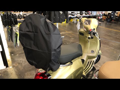 How to install the Vespa 75th Anniversary Bag