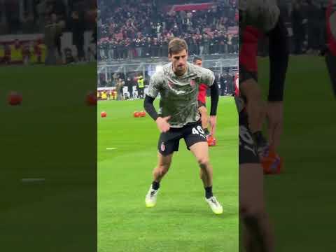 Rossoneri warming up ahead of #MilanLazio | #Shorts