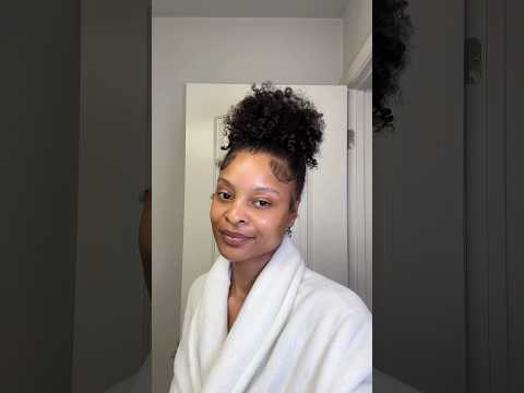 Dermaplaning w/ some new products to assist me in the process from @mediheal_global 🫧🧼