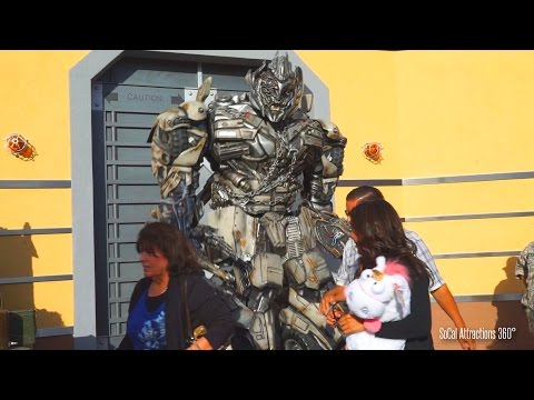 [HD] Hilarious Megatron Wants a Unicorn - Making Fun of Guests - Interactive Talking Transformers - UCbDGvfJHf0r_WjS9voB8POA