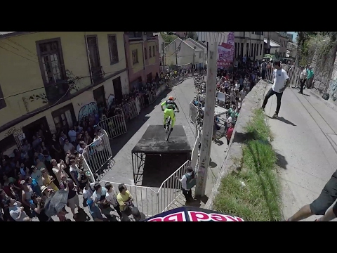 Follow the Leader Urban Downhill MTB Edition | Red Bull Valparaíso - UCblfuW_4rakIf2h6aqANefA