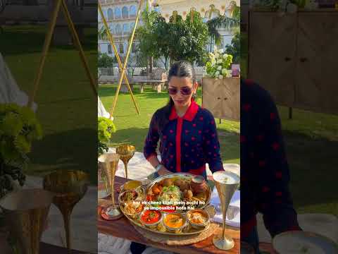 Sone Ki Plate Mein Khana 😍 #neetubisht #lakhneet #wedding #travel #cooking #youtubeshorts