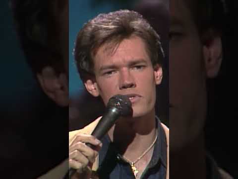 From Urban Cowboys to Neo-traditionalists, 80s & 90s country music was full of boom-worthy hits! ✨