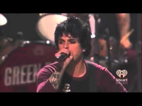 Wokalista Green Day wpadł w szał, gdy dowiedział się, że jego zespół ma już kończyć występ...