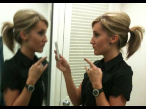 Easy Bumped Ponytail (w/out teasing or a Bumpit) - UCrKdCadbo4eN_toHMa4-FSA