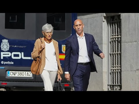 Luis Rubiales in tribunale per violenza sessuale