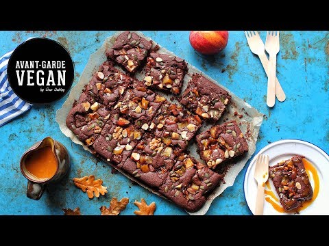 TOFFEE APPLE BROWNIE & CARAMEL SAUCE | @avantgardevegan by Gaz Oakley