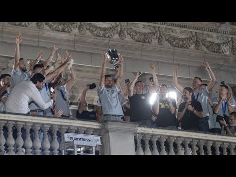 Serbia, super festeggiamenti per Novak Djokovic e la Nazionale di basket