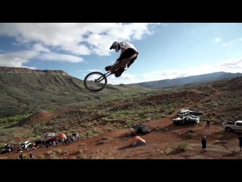 Rampage riders tear up dirt jumps for an epic session - UCblfuW_4rakIf2h6aqANefA