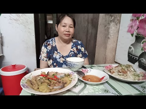 cá ngừ kho khổ qua bắp cải xào cà chua , đơn giản mà ngon#loanvlop8386