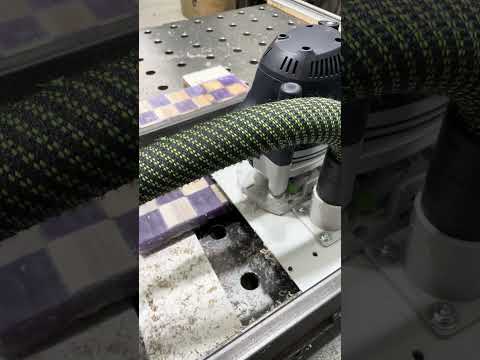 Planowanie szachownicy z drewna i żywicy - planer diy do drewna | frezowanie płaszczyzny