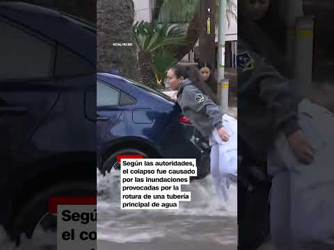 Un enorme socavón se abre en West Hollywood tras la rotura de una tubería de agua