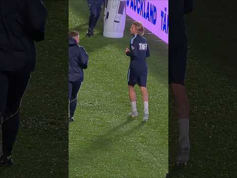 JAMES MADDISON JOGGING AROUND THE PITCH: Eden Park, Auckland, New Zealand